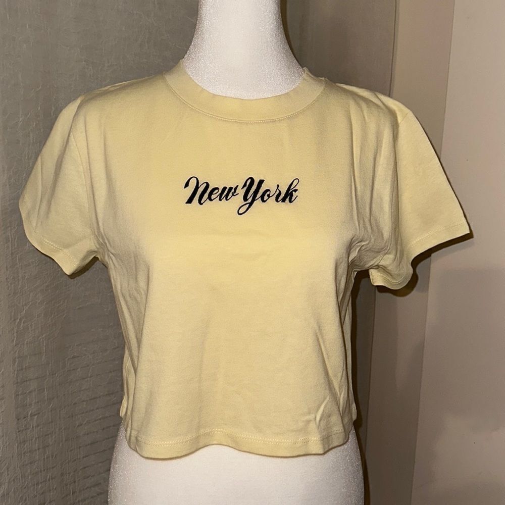 TOPSHOP 4 Pastel Yellow Black Embroidered New York Short Sleeve Crop Tee - Picture 3 of 7